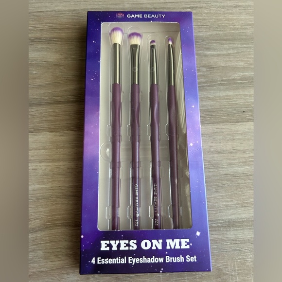 NIB Game Beauty Eyes On Me 4 Essential Eyeshadow Brush Set - Picture 6 of 6